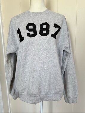Vintage Gildan Heavy Blend Unisex Gray '1987' Graphic Crewneck Sweater Medium
